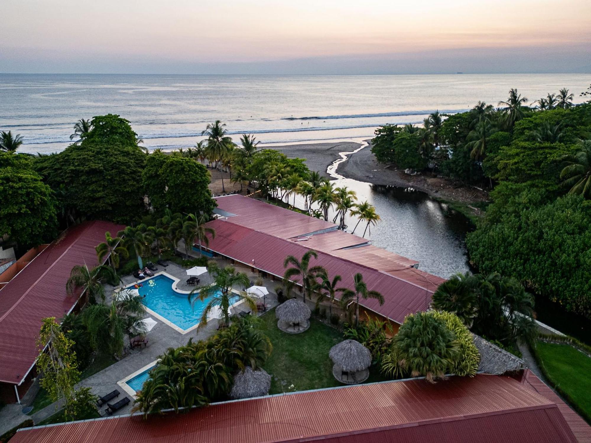 Beach Break Resort & Cr Surf Camp Jaco Exterior photo