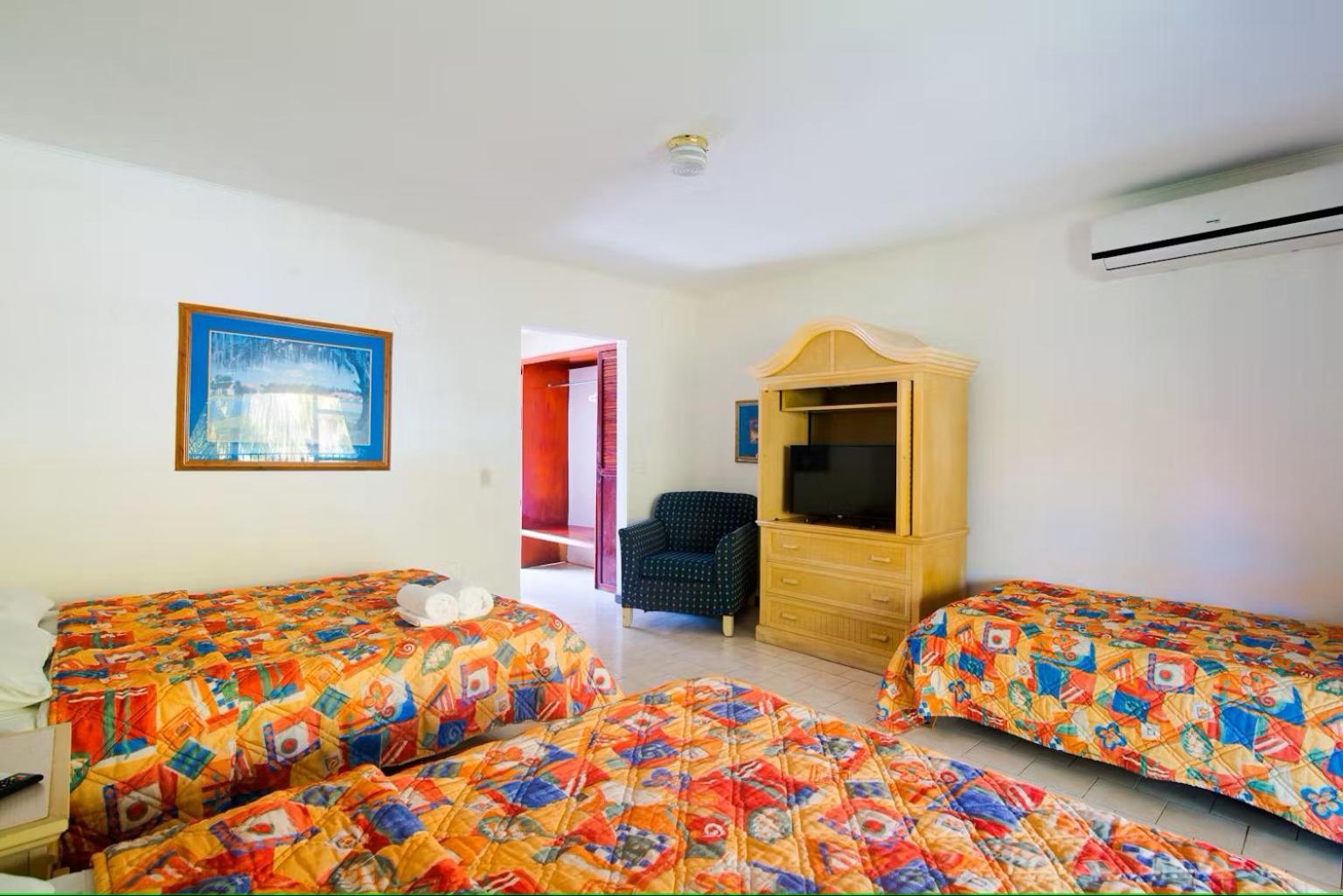 Beach Break Resort & Cr Surf Camp Jaco Exterior photo